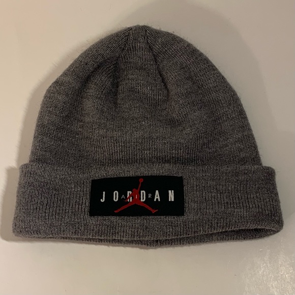 🏂 JORDAN BRAND LOGO YOUTH GREY KNIT CUFFED BEANIE TOQUE HAT 🏂 - Picture 1 of 7